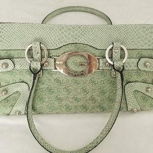 💕 Guess light green purse